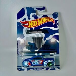 2015 Hot Wheels Camouflage Series 5/6 TAIL DRAGGER Blue w/Green 10 Spoke Wheels